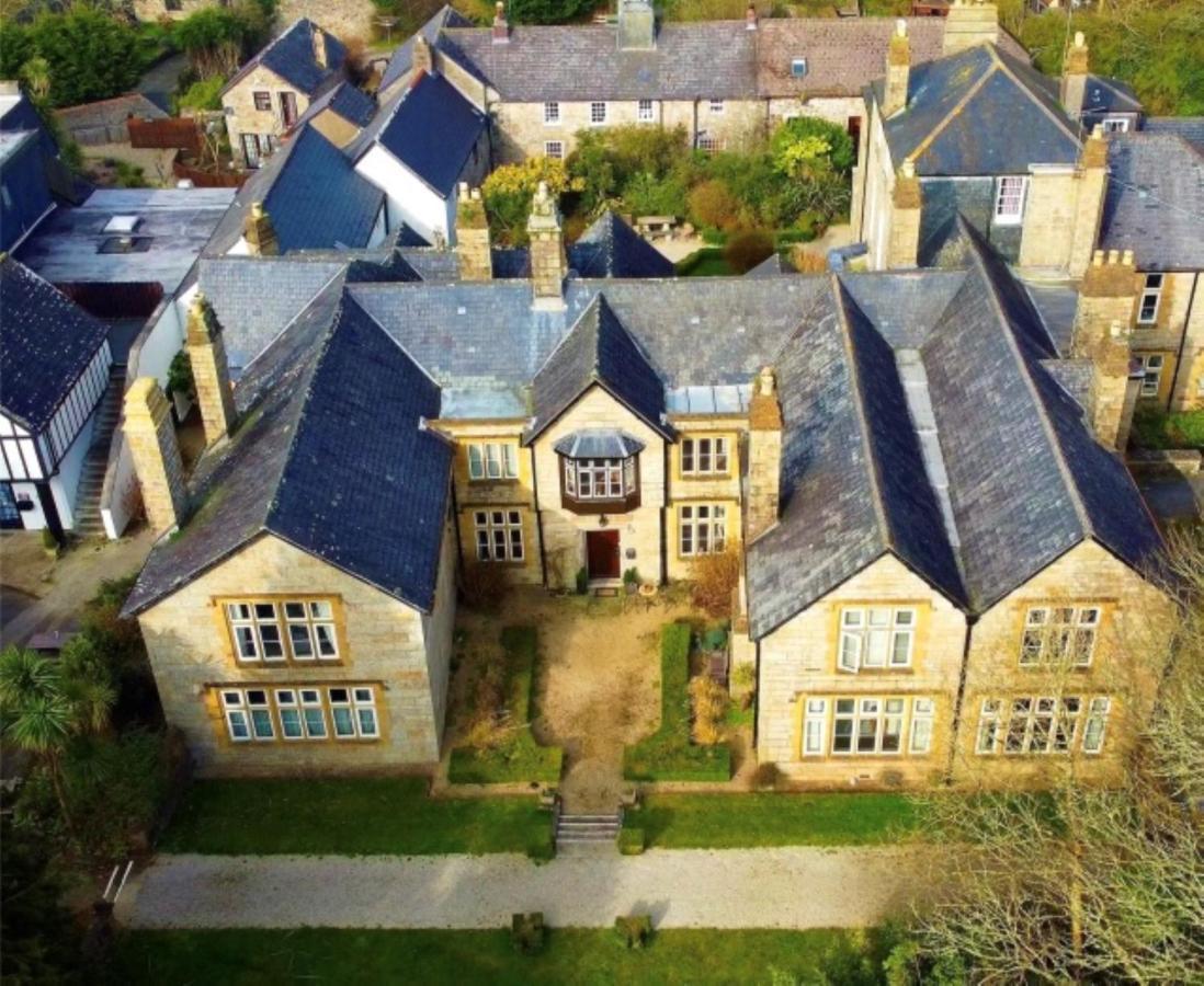 彭赞斯Manor Court公寓 外观 照片